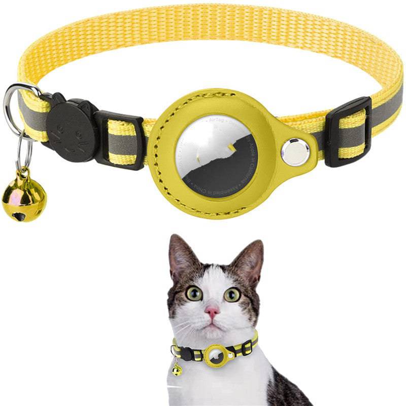 Reflective waterproof AirTag pet collar holder for dogs and cats, featuring adjustable strap and reflective strip for visibility.
