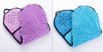 Super absorbent microfiber pet bath towel with quick-drying robe design, featuring a cozy fit for pets in natural setting.