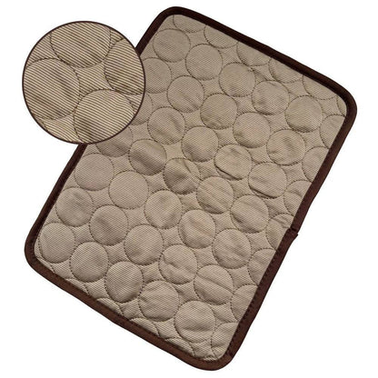 Pet ice silk cooling pad for dogs and cats, breathable self-cooling mat with soft fabric, ideal for keeping pets cool and comfortable.